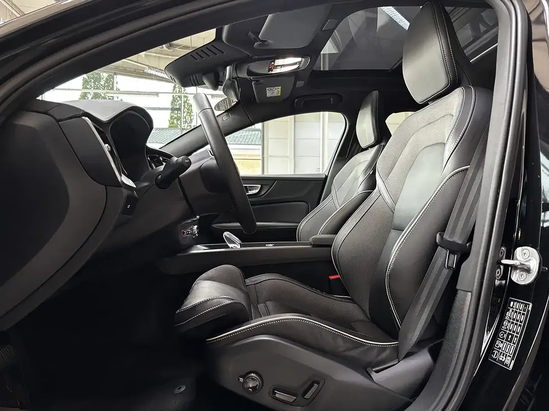 Volvo S60 B5 AWD Ultimate Dark - Thumbnail 10