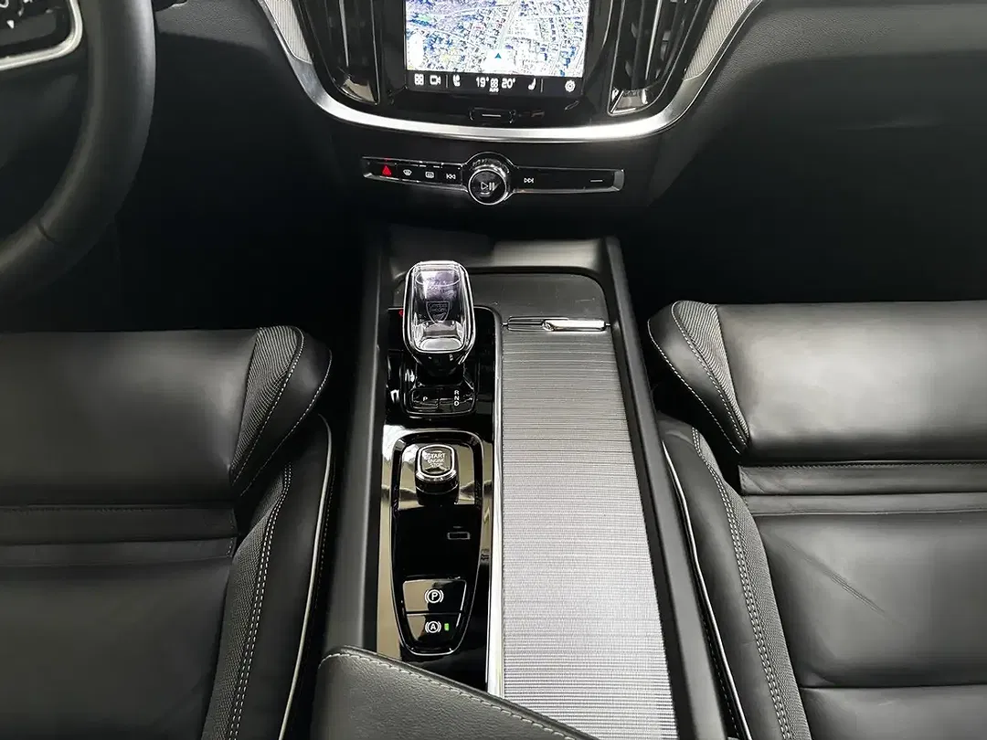 Volvo S60 B5 AWD Ultimate Dark - Thumbnail 14
