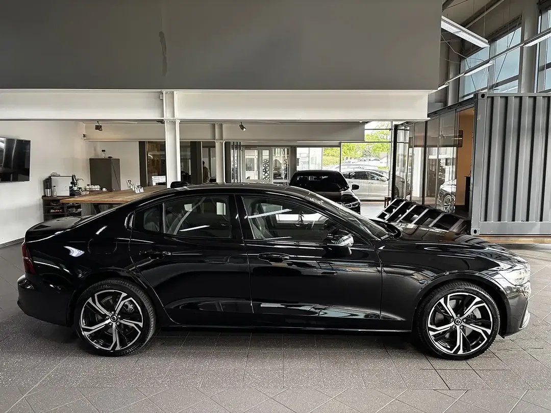 Volvo S60 B5 AWD Ultimate Dark - Thumbnail 4