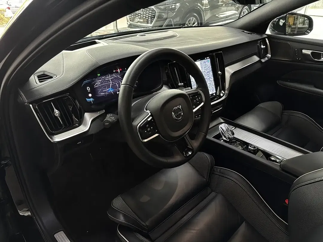 Volvo S60 B5 AWD Ultimate Dark - Thumbnail 9