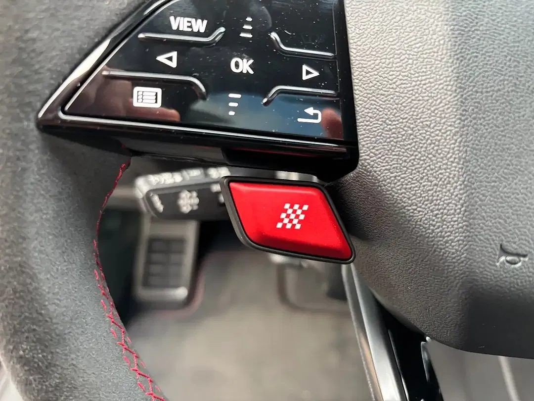 Audi RS3 2.5 TFSI quattro - Thumbnail 18