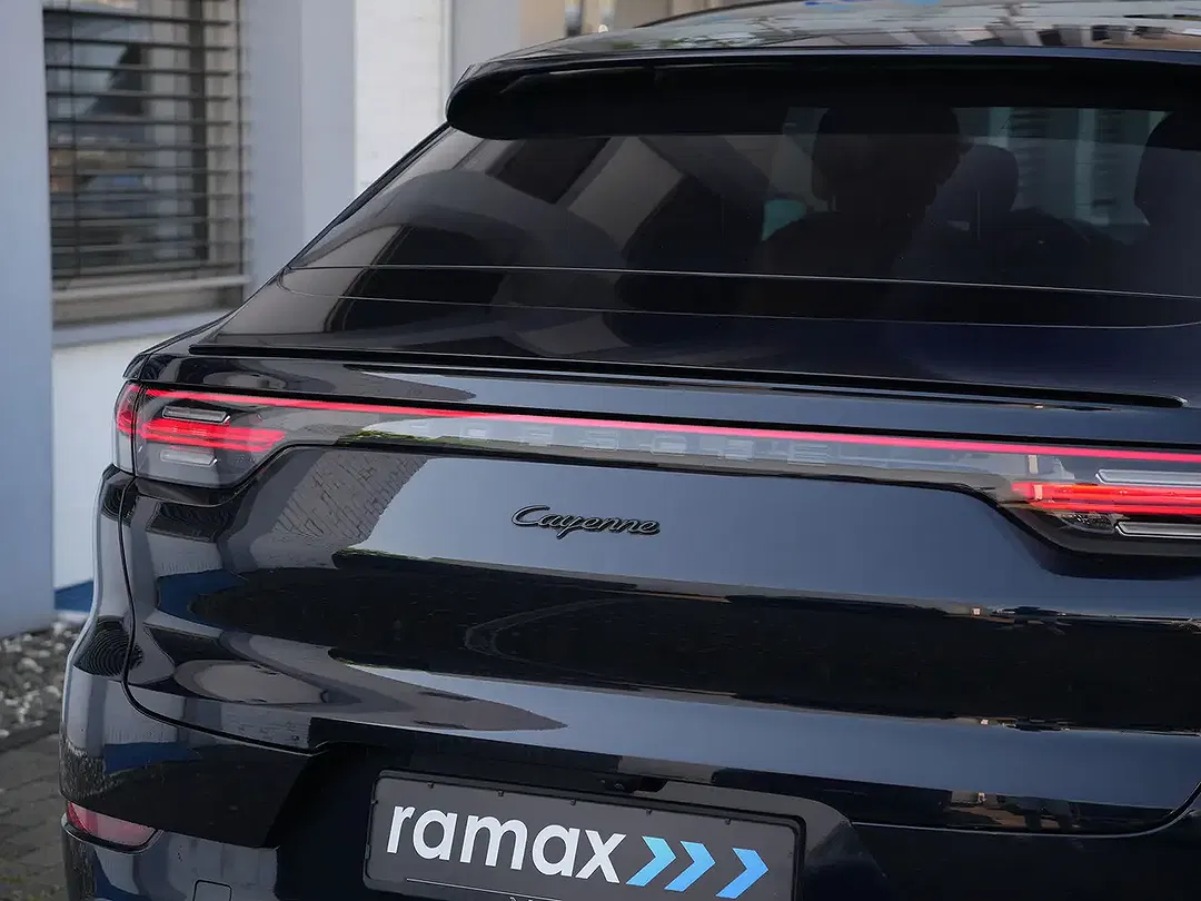 Porsche Cayenne E-Hybrid Coupe - Thumbnail 10
