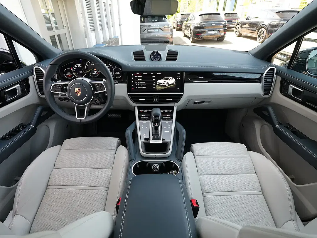 Porsche Cayenne E-Hybrid Coupe - Thumbnail 4