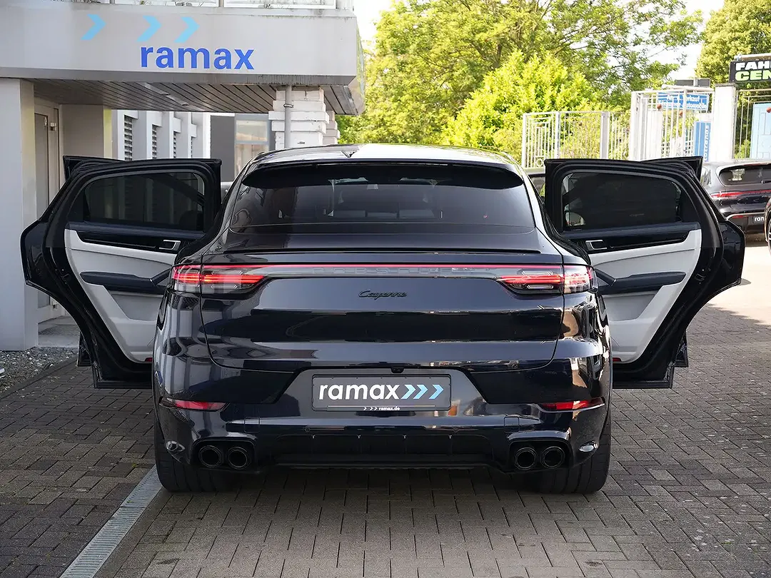 Porsche Cayenne E-Hybrid Coupe - Thumbnail 7