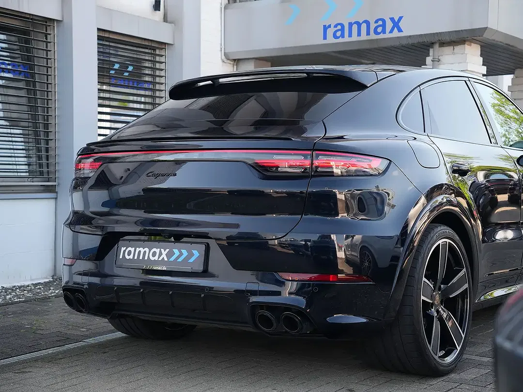 Porsche Cayenne E-Hybrid Coupe - Thumbnail 9