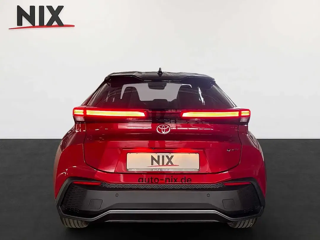 Toyota C-HR Hybrid - Thumbnail 4