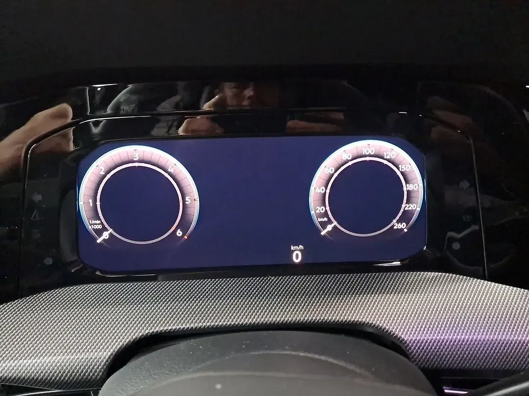 Volkswagen Golf 2.0 TDI R-Line - Thumbnail 3