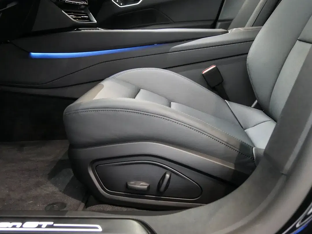 Audi e-tron GT - foto 15