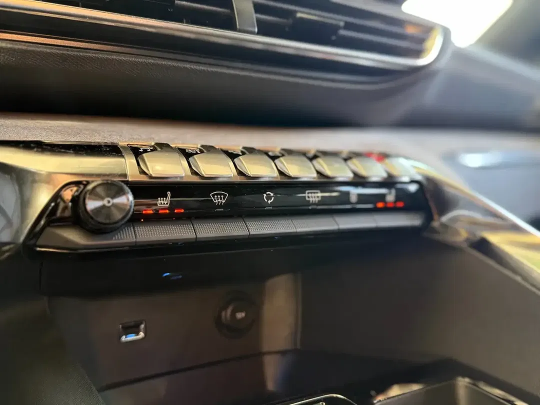 Peugeot 3008 GT - Thumbnail 22