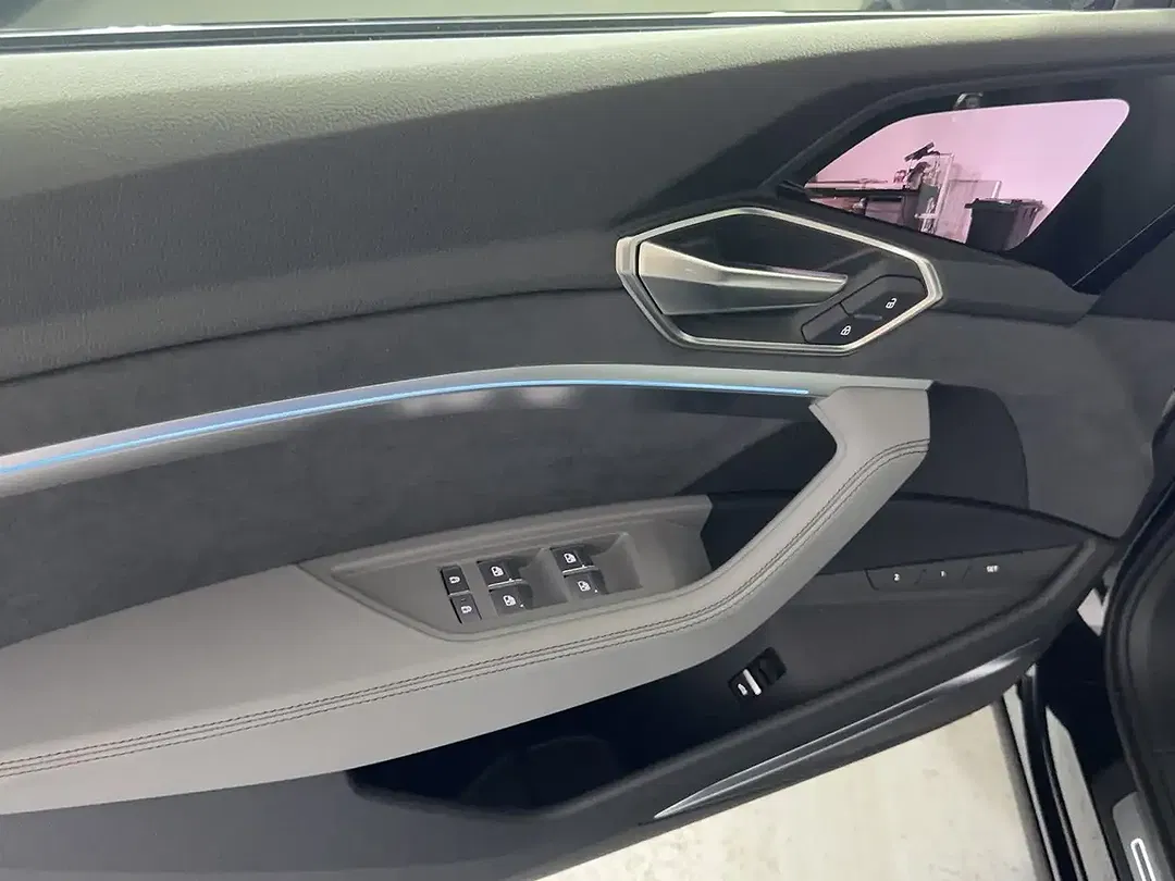 Audi SQ8 e-tron quattro - Thumbnail 14