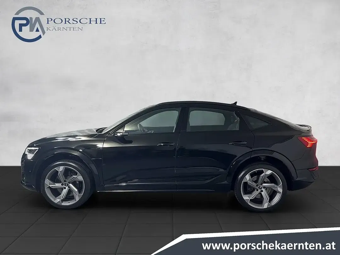 Audi SQ8 e-tron quattro - Thumbnail 3