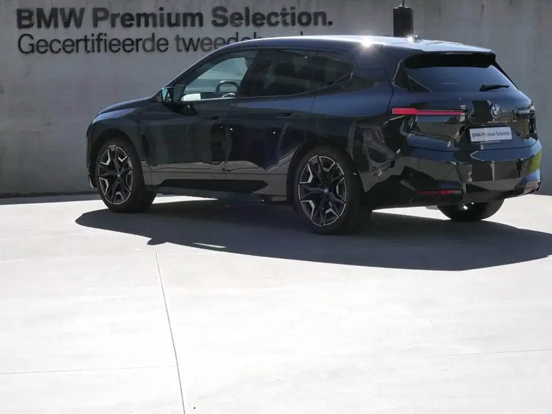 BMW iX xDrive Sport Pro - Thumbnail 3