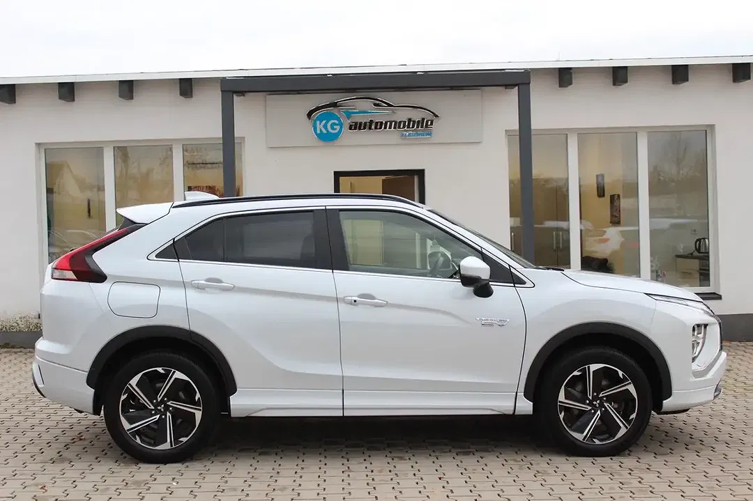 Mitsubishi Eclipse Cross 2.4 4WD Plus Select Black - Thumbnail 4