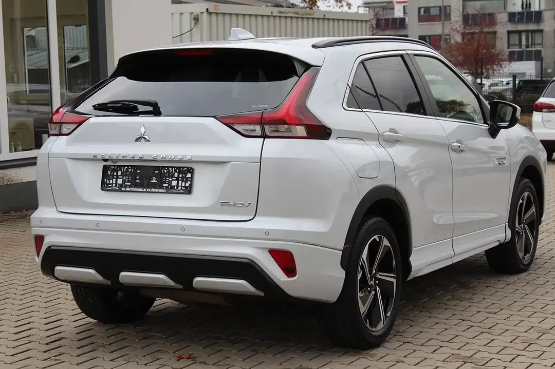 Mitsubishi Eclipse Cross 2.4 4WD Plus Select Black - Thumbnail 5