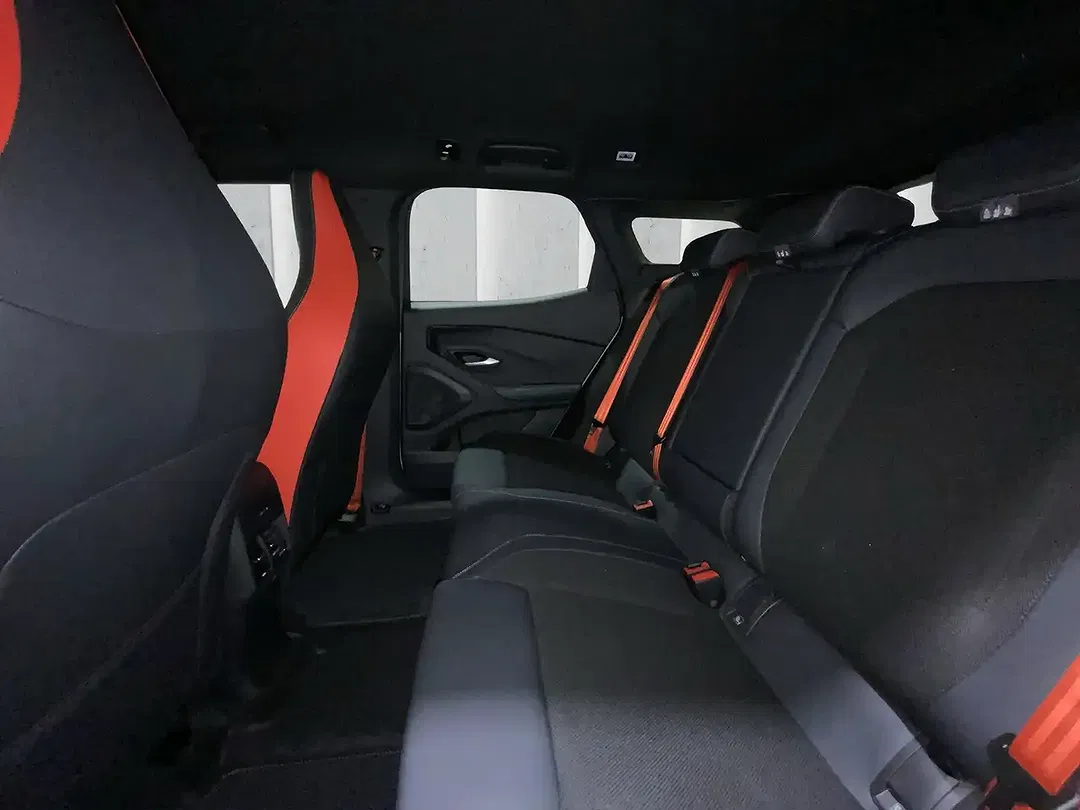 Ford Explorer Extended Range - Thumbnail 11