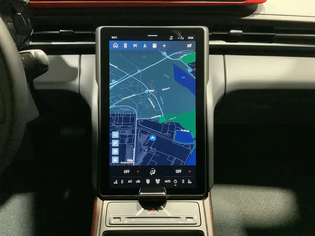 Ford Explorer Extended Range - Thumbnail 14
