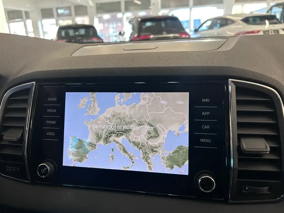 Skoda Karoq Drive - Thumbnail 10