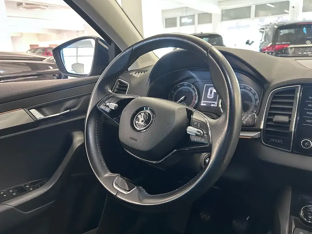 Skoda Karoq Drive - Thumbnail 11
