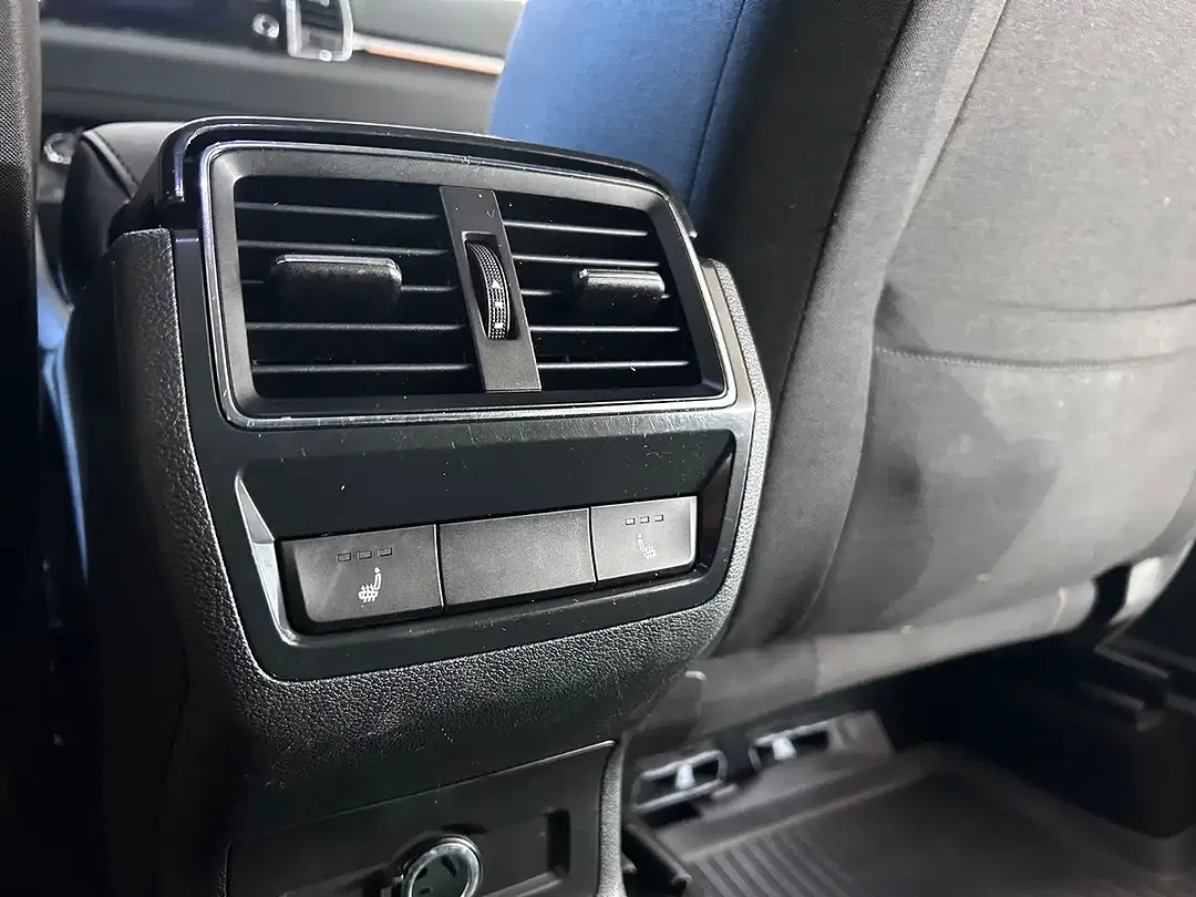 Skoda Karoq Drive - Thumbnail 12