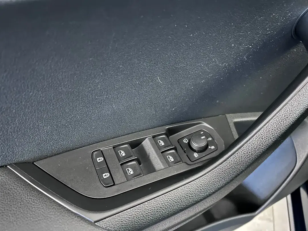 Skoda Karoq Drive - Thumbnail 13