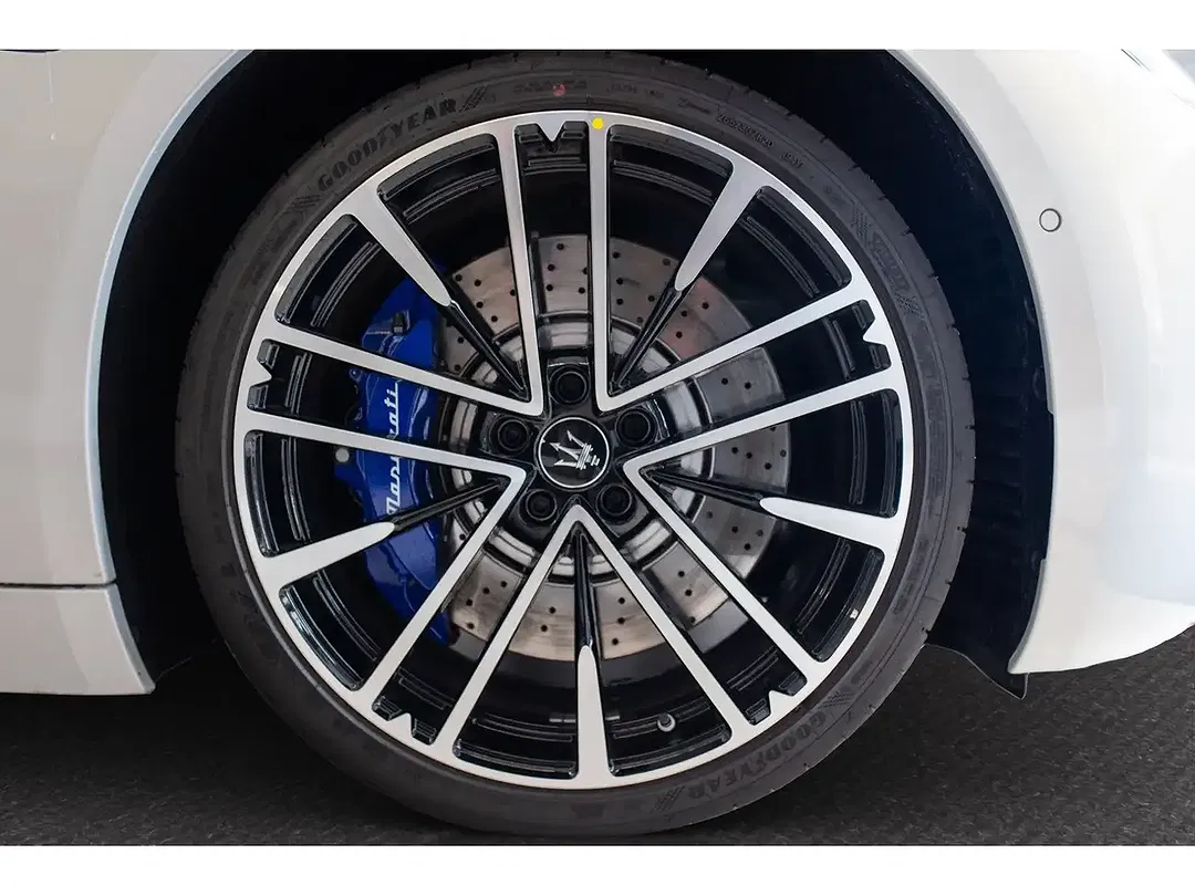 Maserati GranTurismo Modena - Thumbnail 11