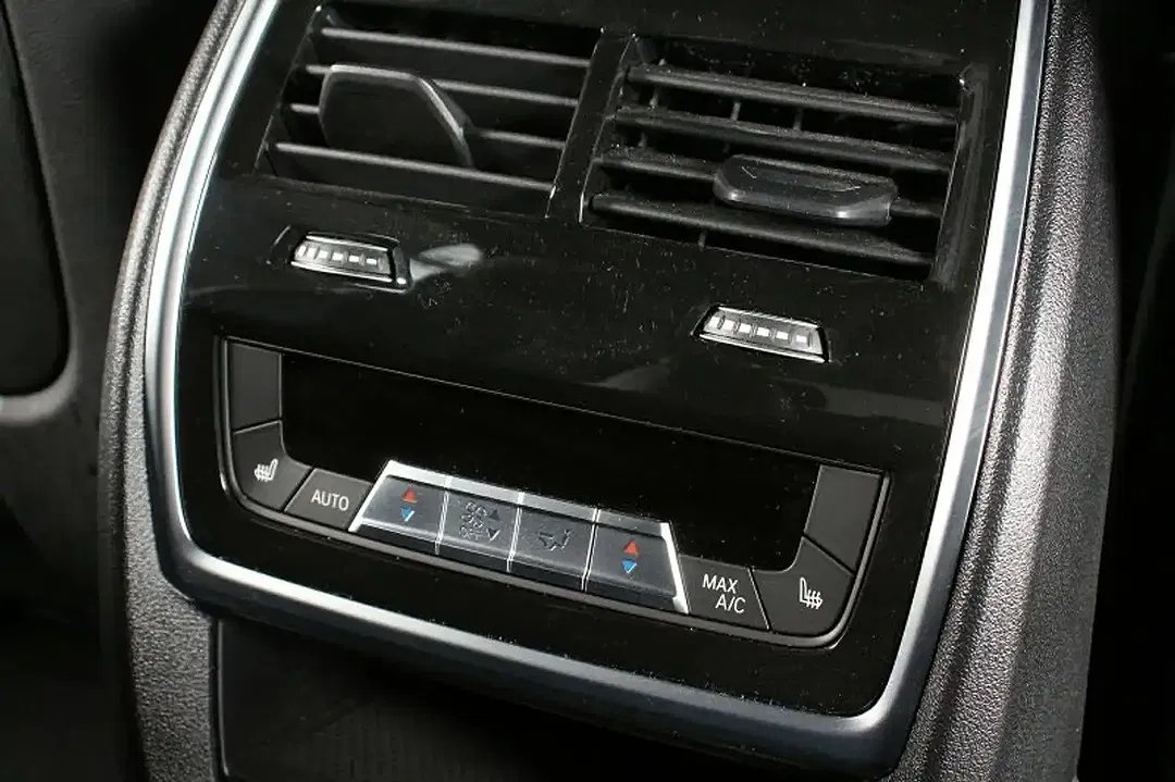 BMW X7 xDrive M Sport - Thumbnail 9