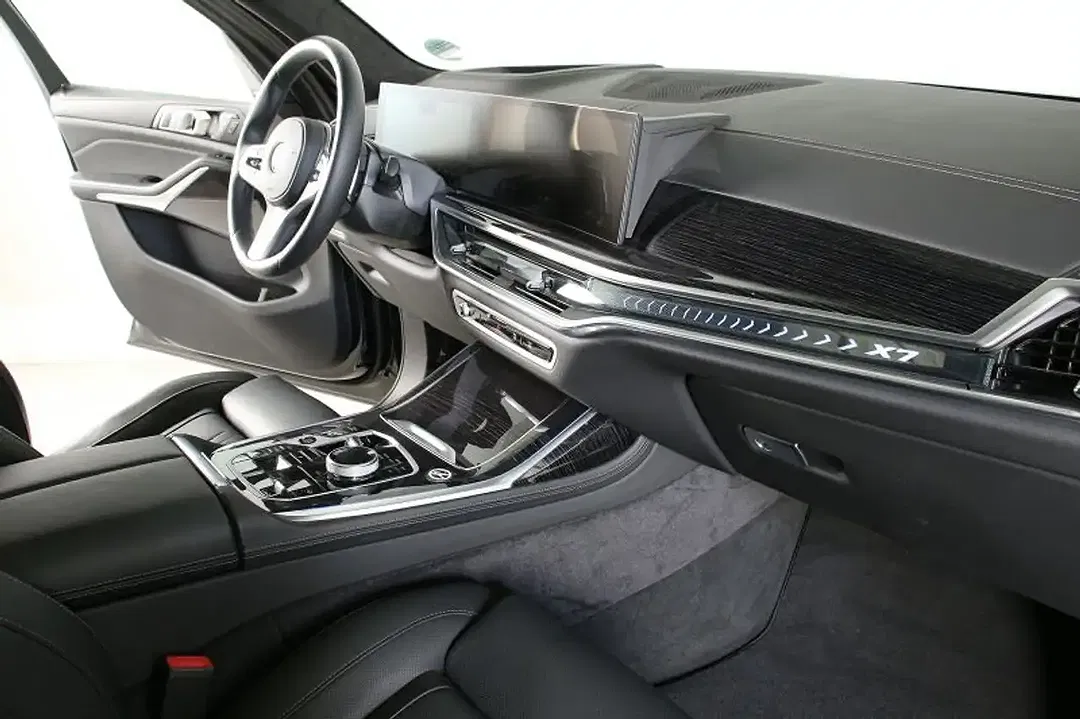 BMW X7 xDrive M Sport - Thumbnail 5