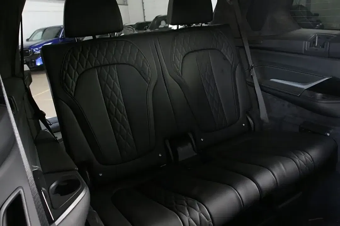 BMW X7 xDrive M Sport - Thumbnail 7