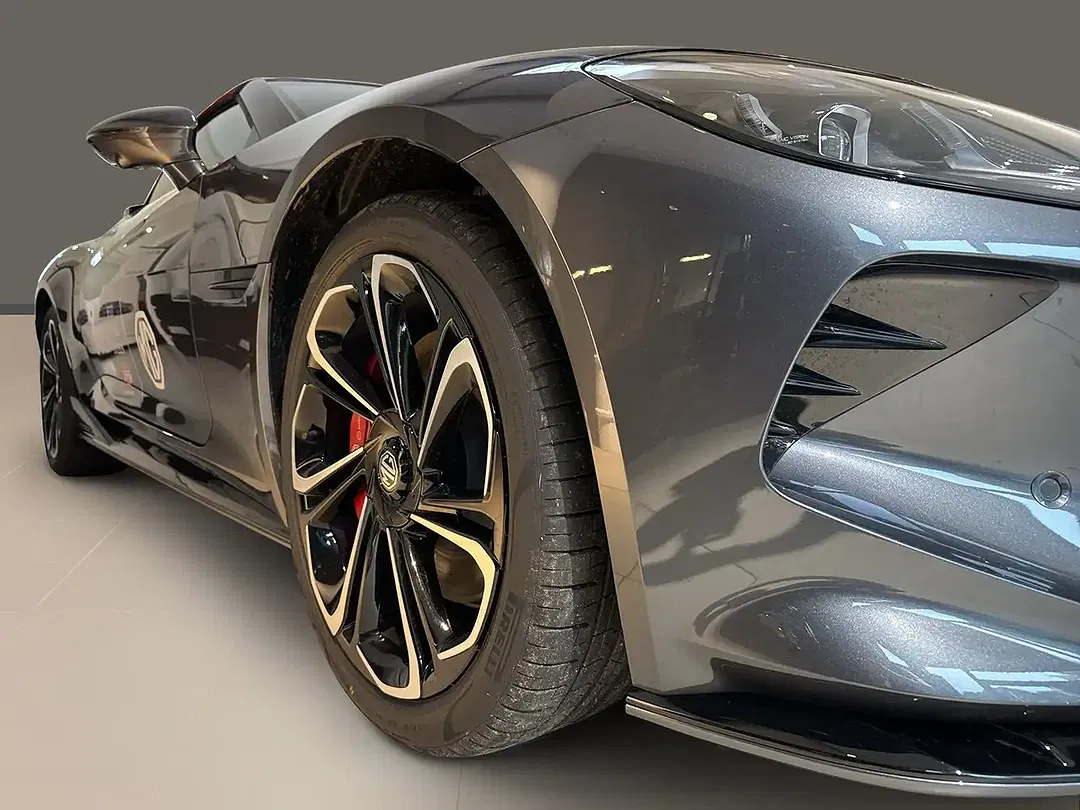 MG Cyberster AWD Xpower - Thumbnail 5