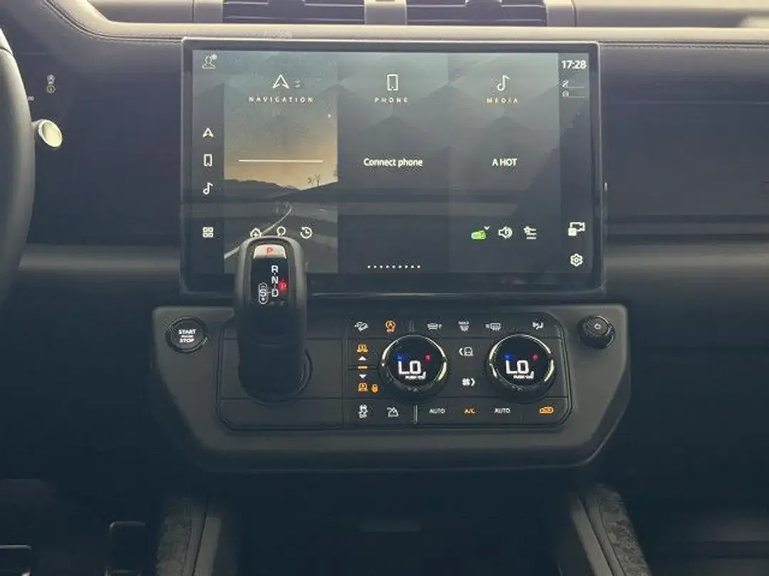 Land Rover Defender P635 OCTA 110 - Thumbnail 8