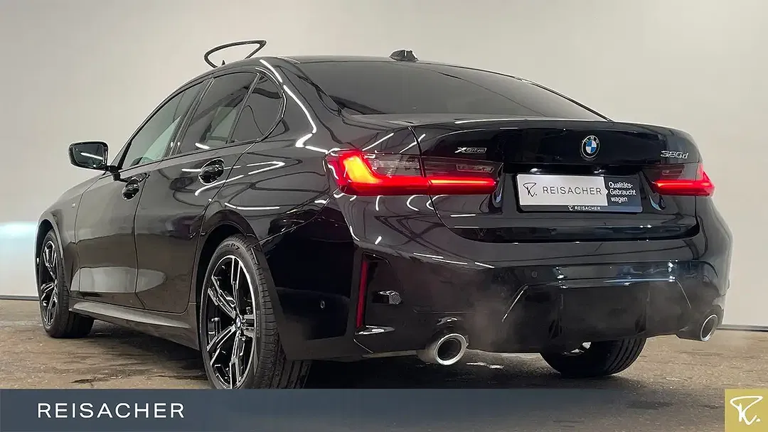 BMW 320 xDrive M Sport - Thumbnail 2