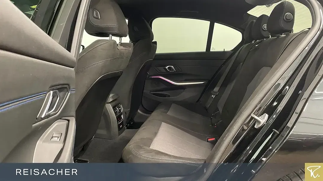 BMW 320 xDrive M Sport - Thumbnail 8