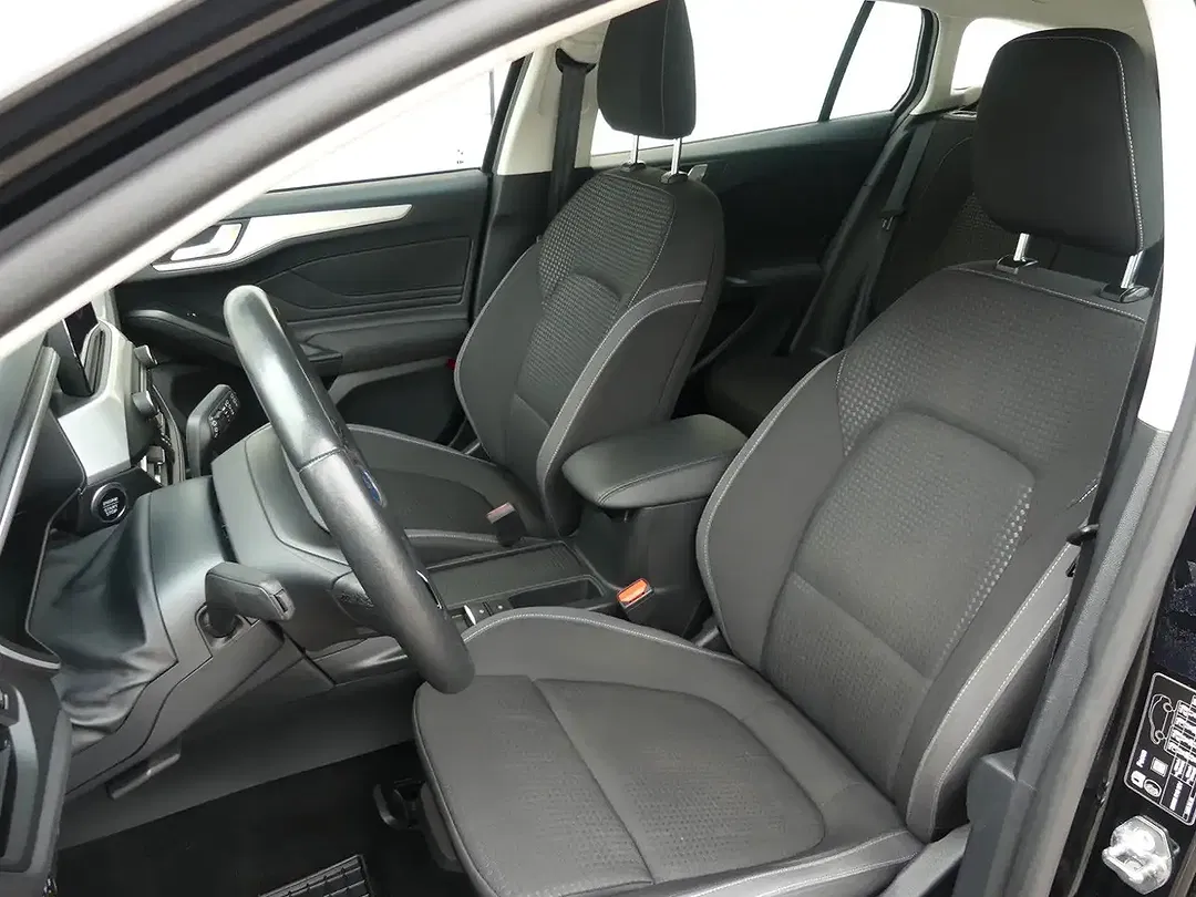 Ford Focus ST-Line X - Thumbnail 11