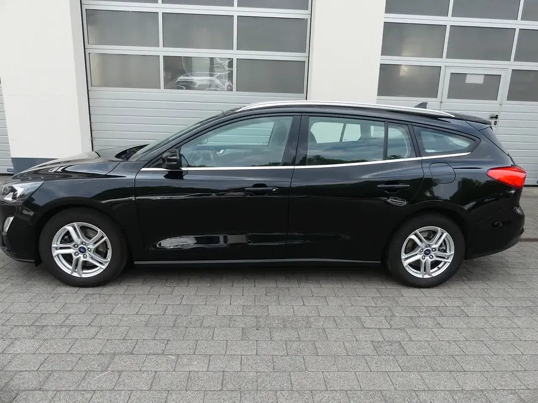 Ford Focus ST-Line X - Thumbnail 3