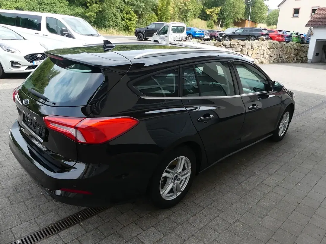 Ford Focus ST-Line X - Thumbnail 6