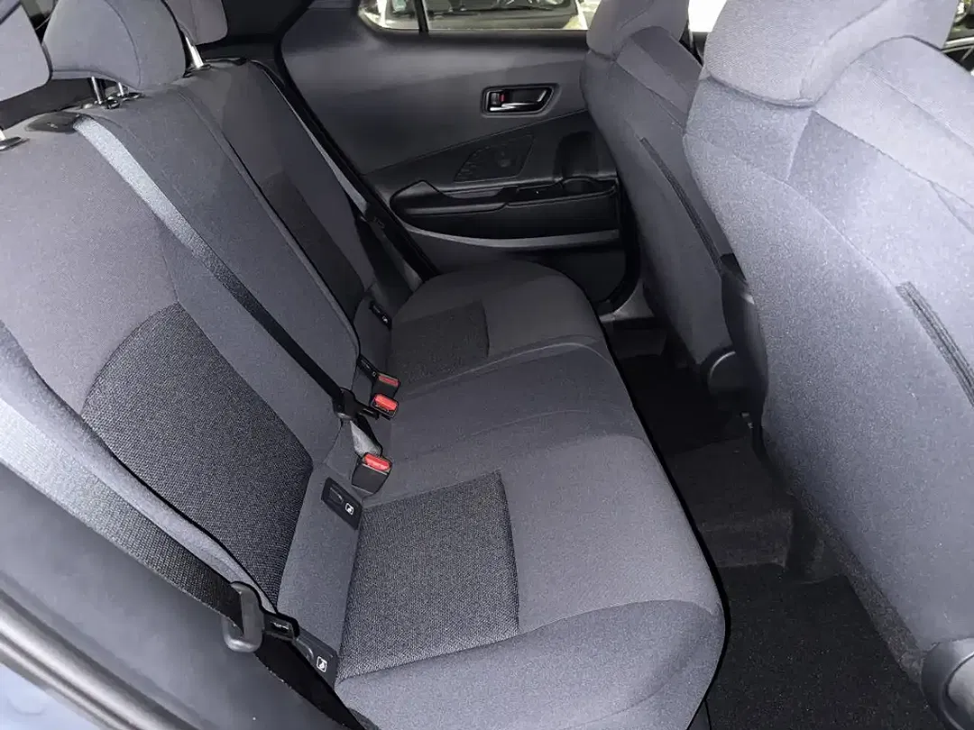 Toyota C-HR Hybrid Active - Thumbnail 11