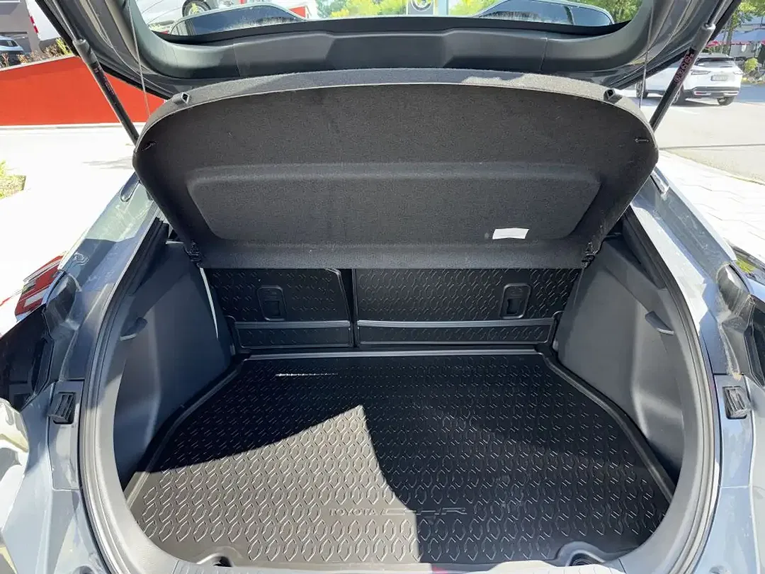 Toyota C-HR Hybrid Active - Thumbnail 4
