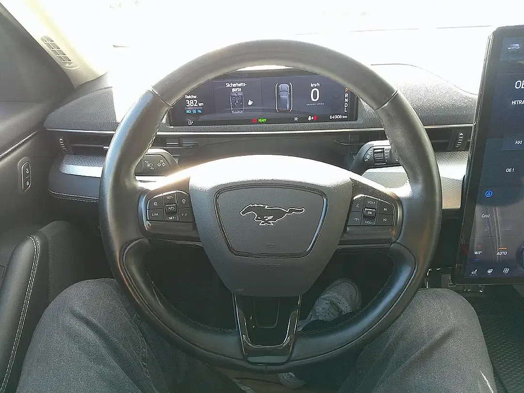 Ford Mustang Mach-E Standard Range - foto 15
