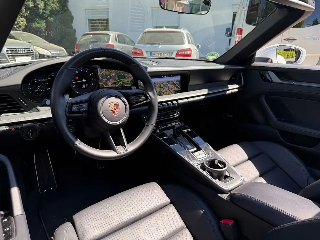 Porsche 992 Carrera S Cabriolet - Thumbnail 13