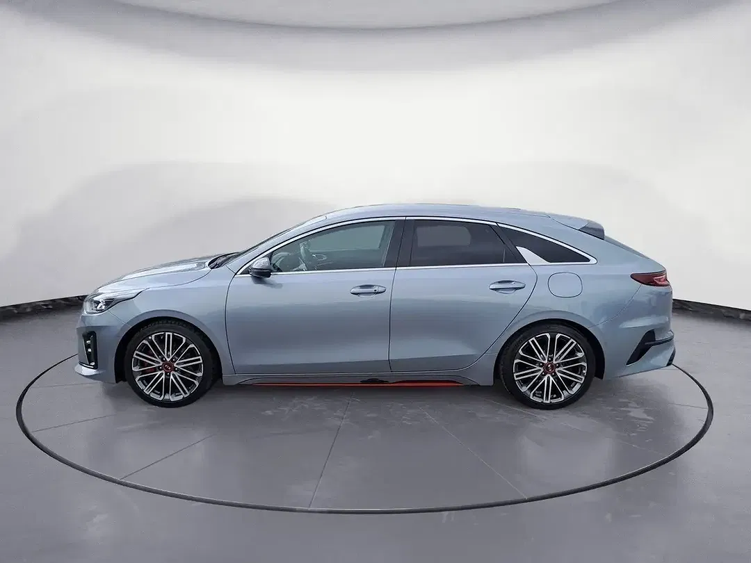 Kia ProCeed / pro_cee'd 1.6 T-GDI DCT GT GT-Line Top - foto 2