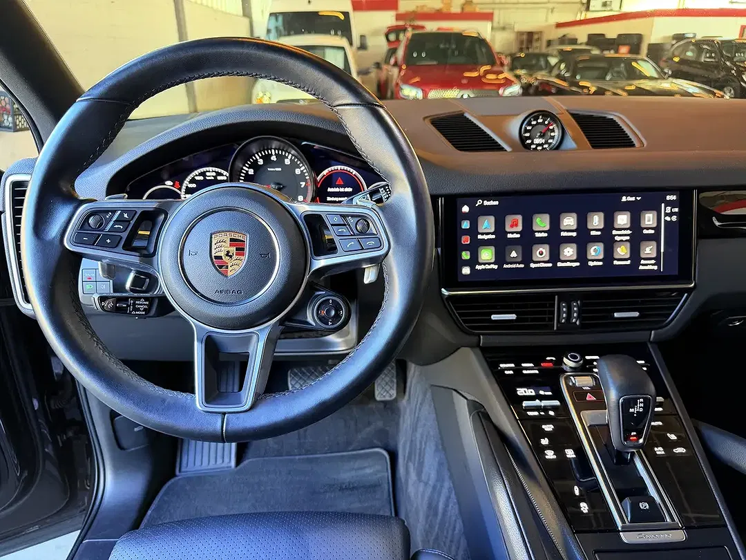 Porsche Cayenne - Thumbnail 10