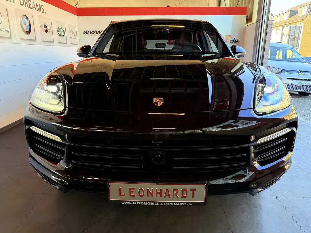 Porsche Cayenne - Thumbnail 3