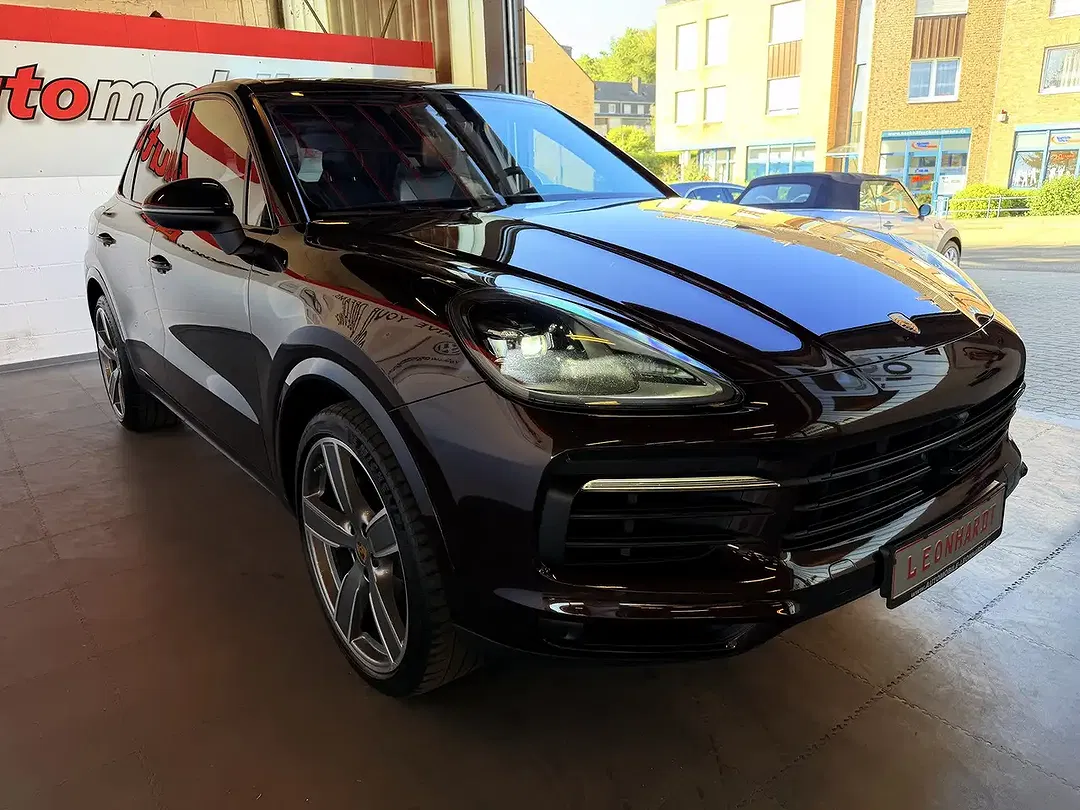 Porsche Cayenne - Thumbnail 4