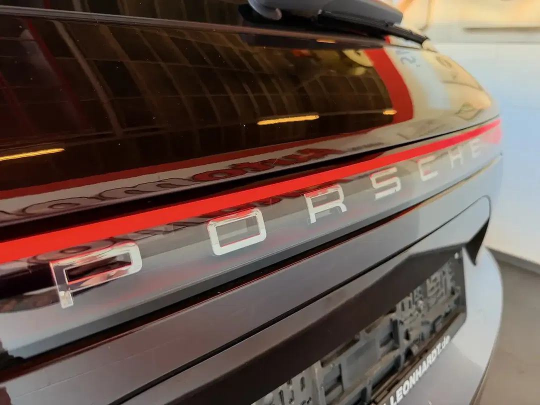 Porsche Cayenne - Thumbnail 6