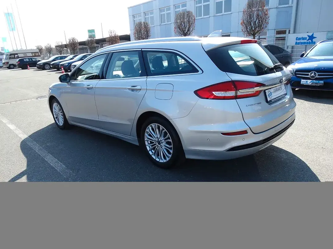 Ford Mondeo 2.0 EcoBoost Titanium - foto 2