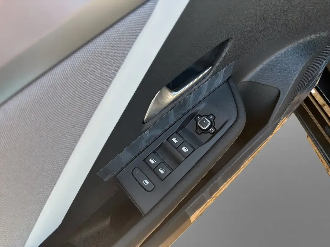 Opel Astra Edition - Thumbnail 5
