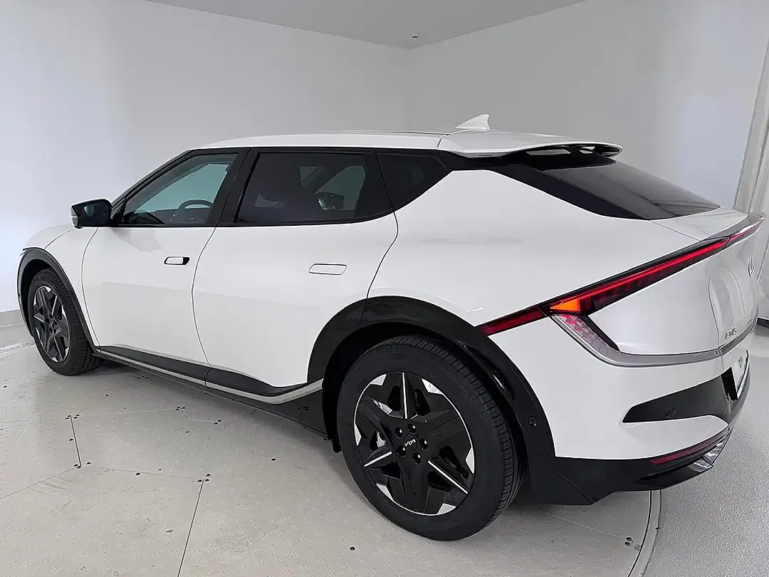 Kia EV6 AWD Air Plus - Thumbnail 5