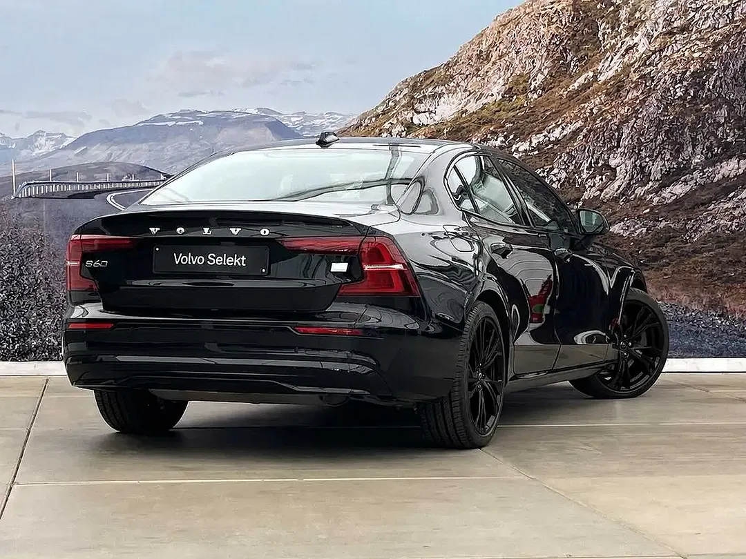 Volvo S60 T8 Plus Dark - Thumbnail 3
