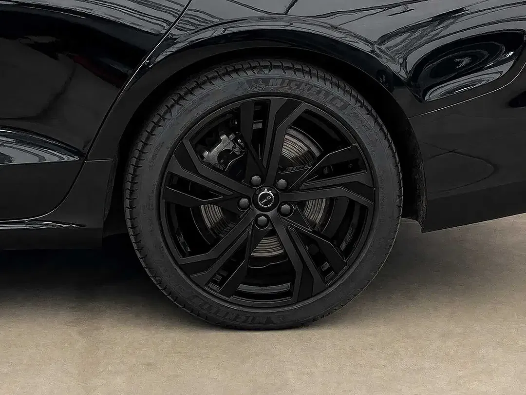 Volvo S60 T8 Plus Dark - Thumbnail 5