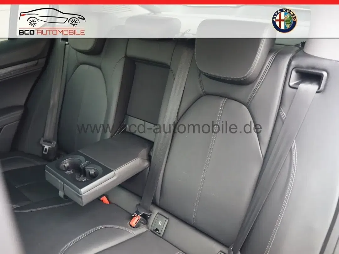 Alfa Romeo Stelvio Q4 Super Veloce - Thumbnail 10